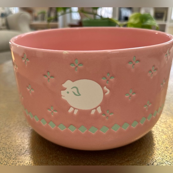 Charming Pink Pig Motif Serving Bowl. - Picture 1 of 5